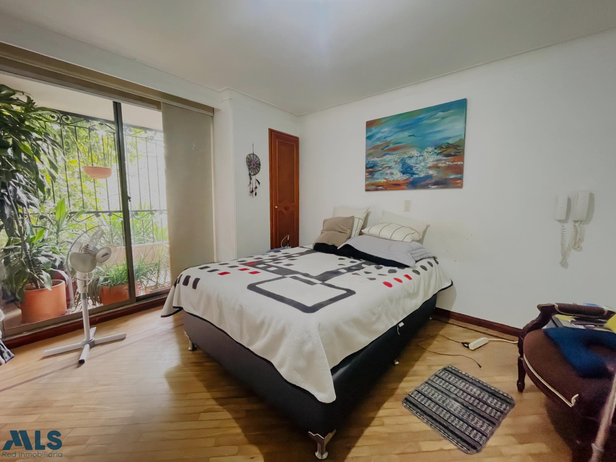 Apartamento en venta en La Frontera, Poblado, Medellín — foto 1 de 15