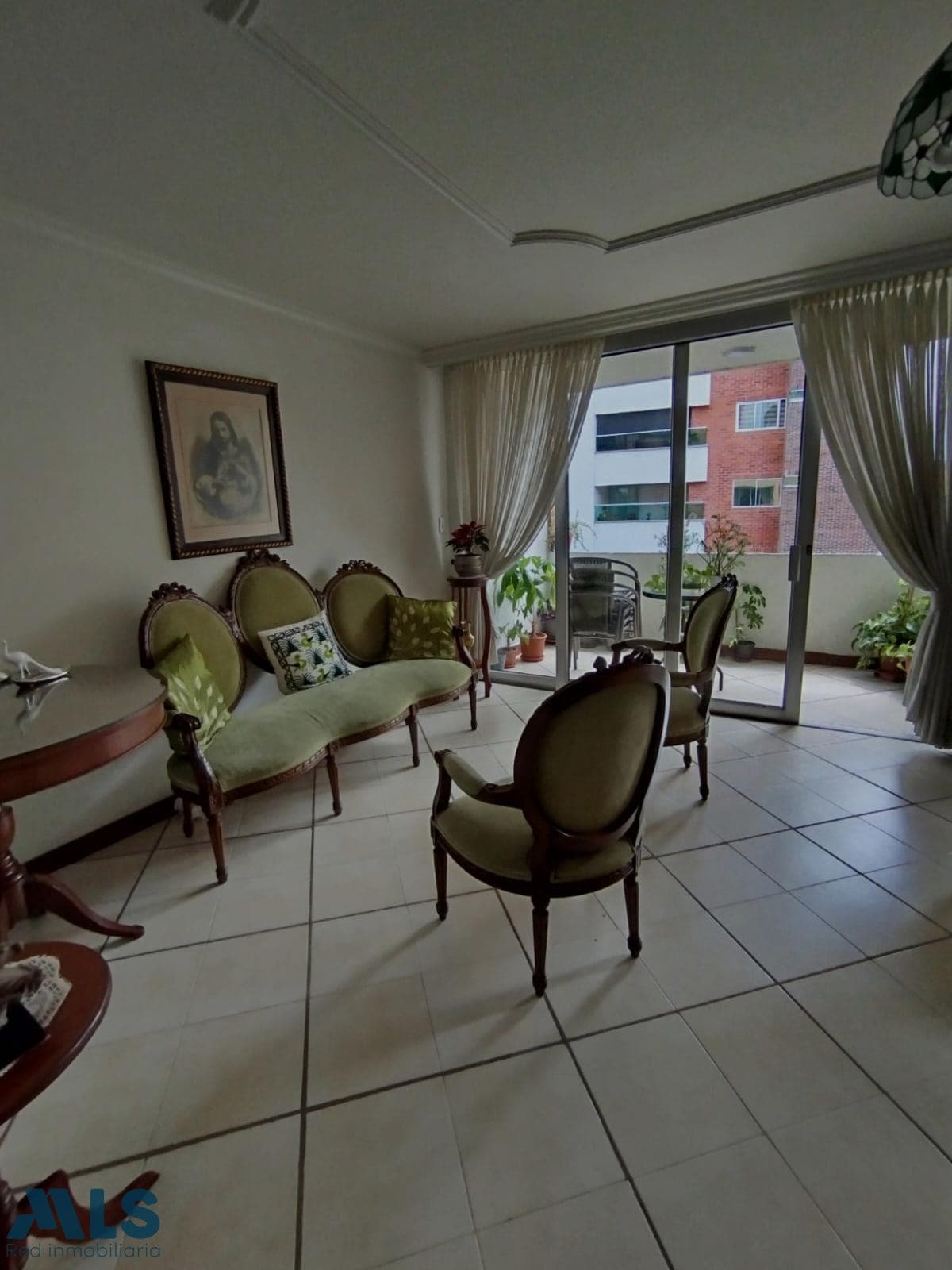 Apartamento en venta en Laureles, Medellín — foto 1 de 35