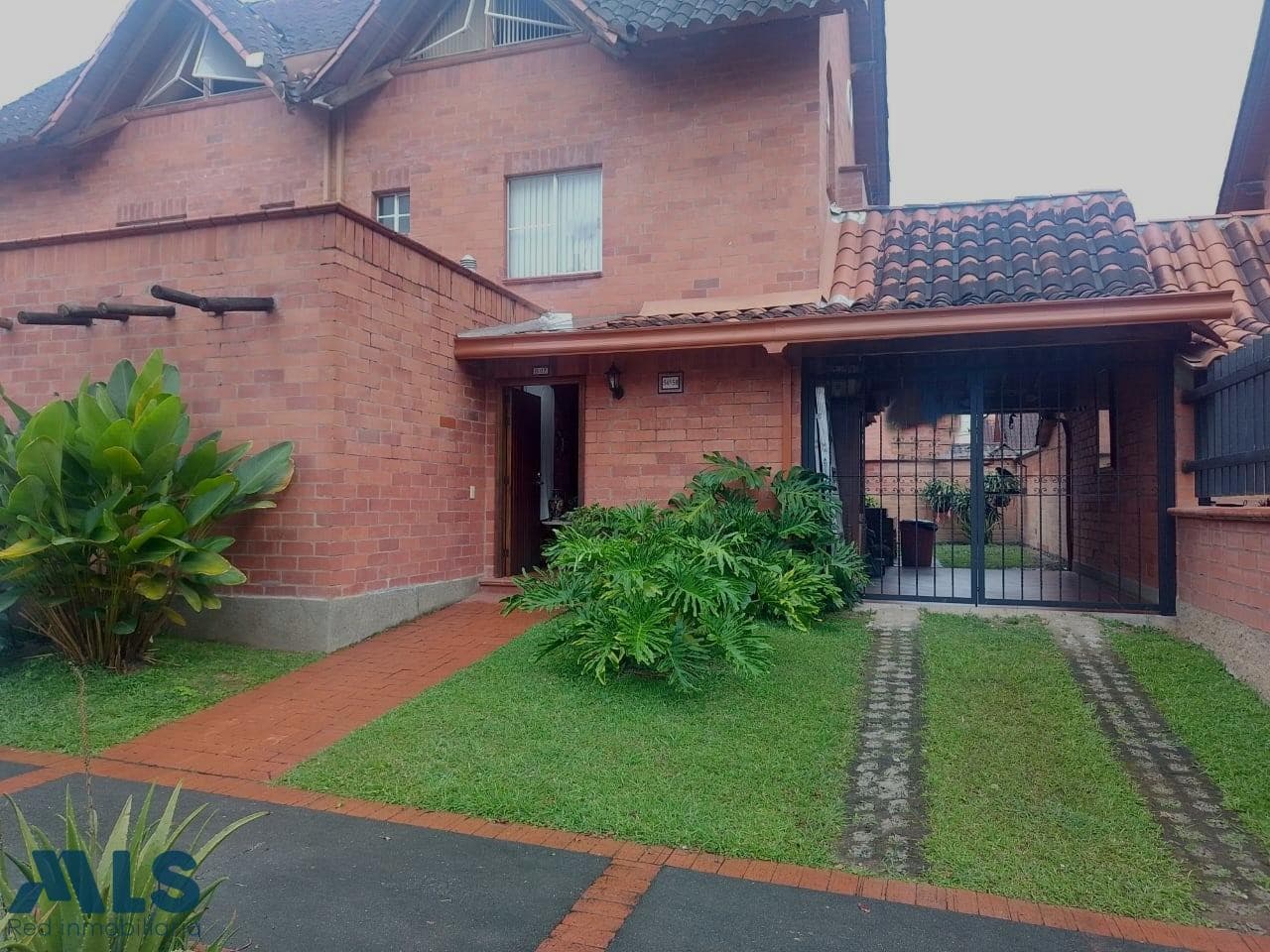 Casa en venta en San Nicolas, Oriente Antioqueño, Rionegro — foto 1 de 39