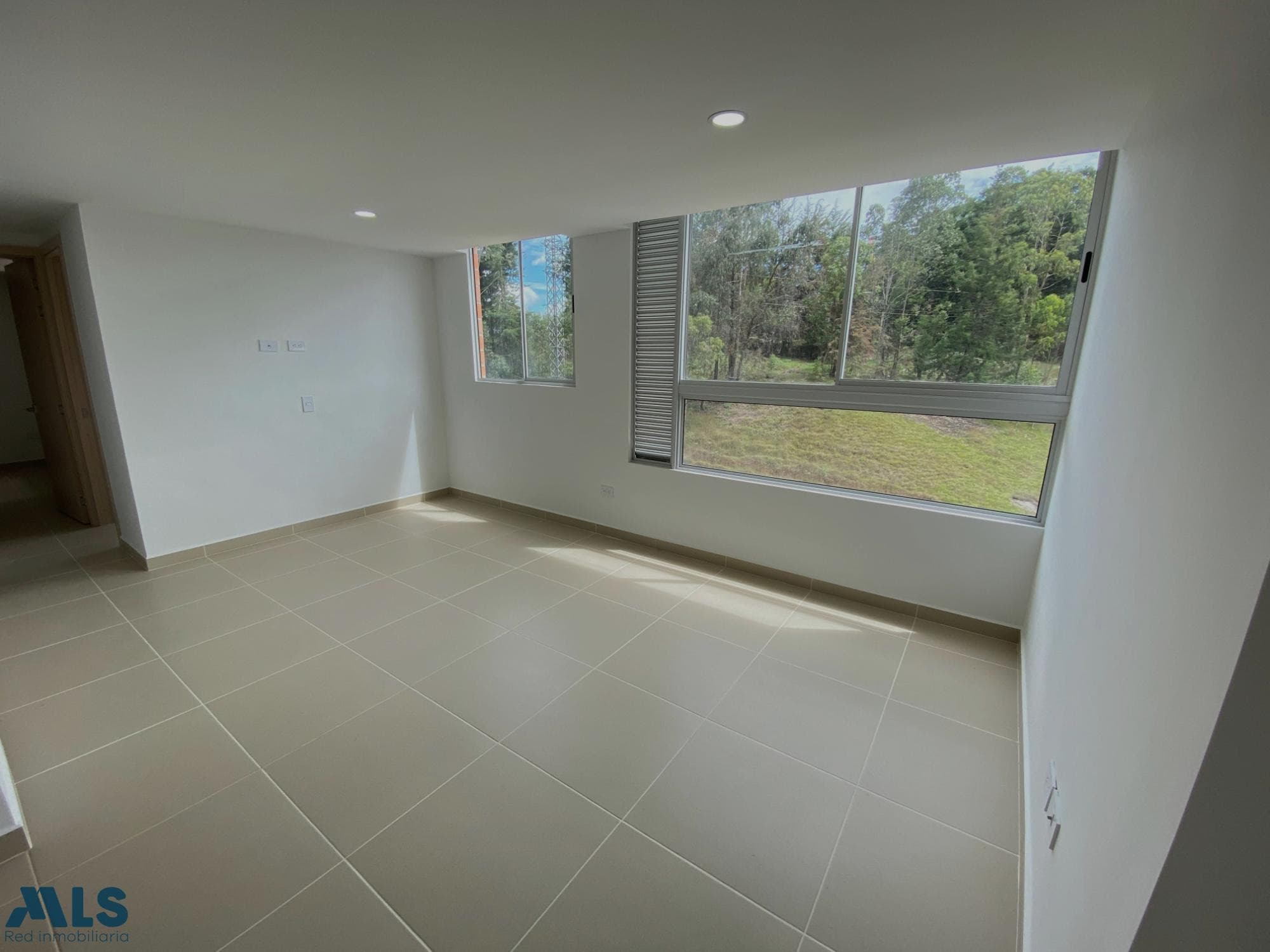 Apartamento en venta en Tranvía, Oriente Antioqueño, Rionegro — foto 1 de 17