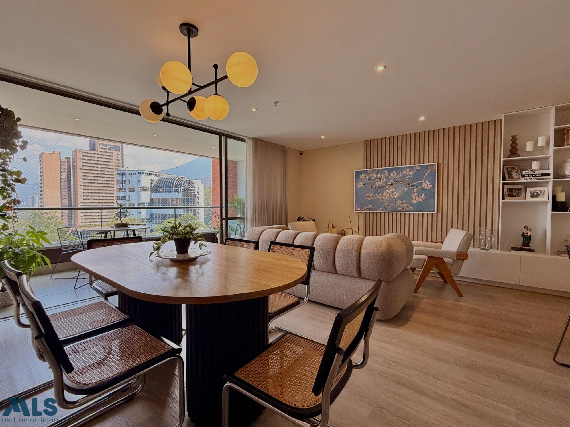 Apartamento en venta en Linares, Poblado, Medellín — foto 1 de 38
