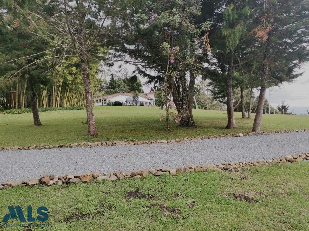 Finca Recreativa en venta en V. El Chuscal, Oriente Antioqueño, El Retiro — foto 1 de 32