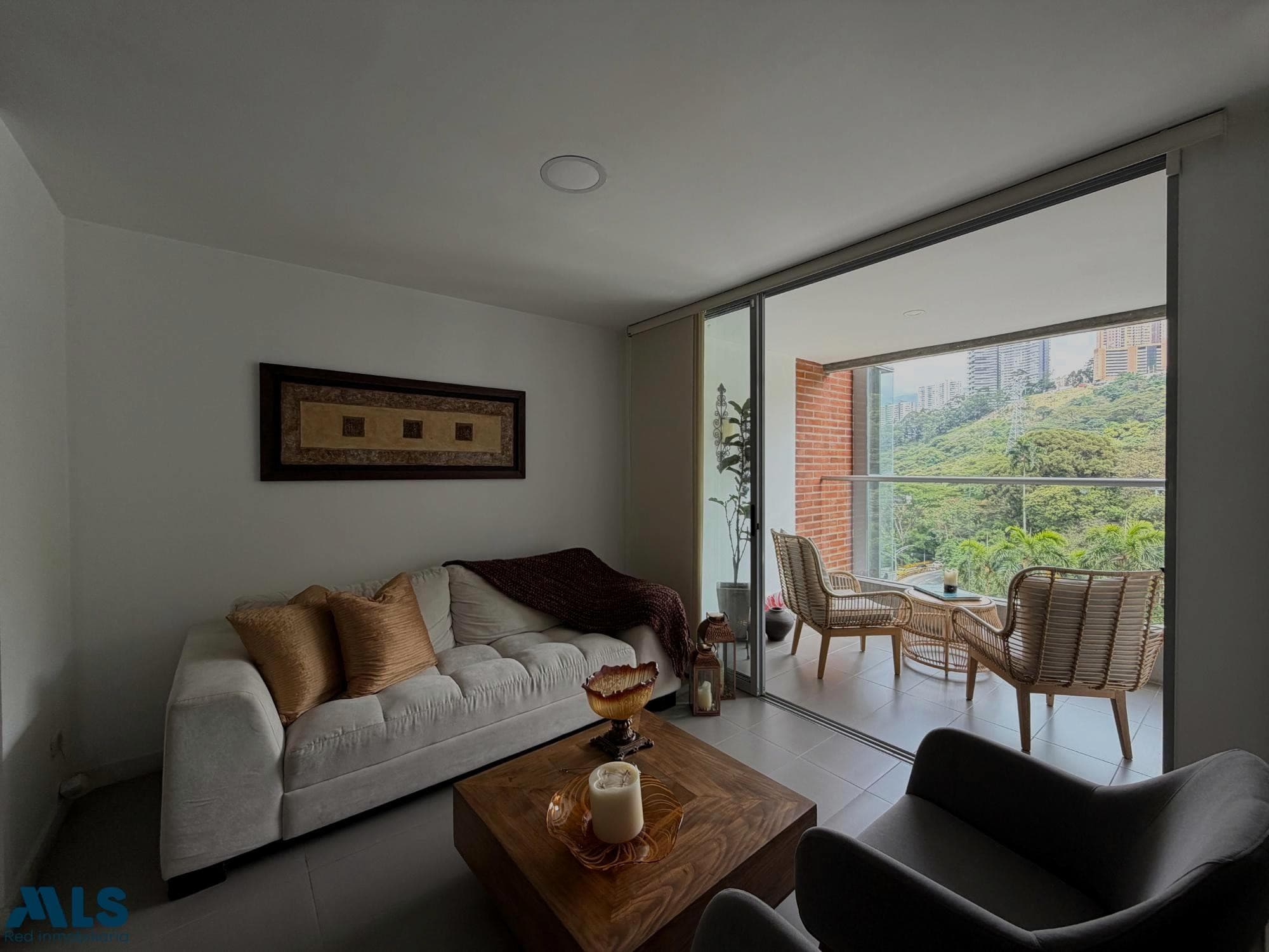 Apartamento en venta en Castropol, Poblado, Medellín — foto 1 de 15