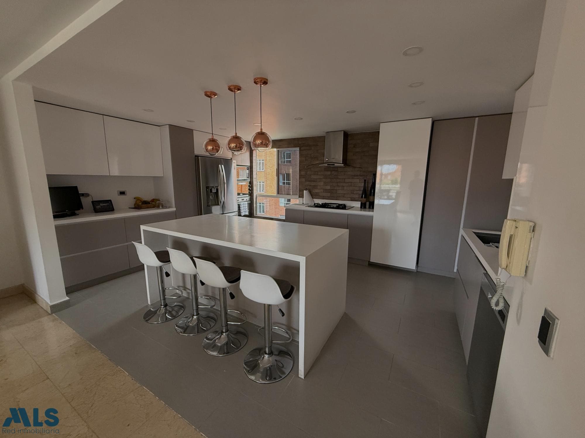 Apartamento en venta en La Mota, Belén Guayabal, Medellín — foto 1 de 28