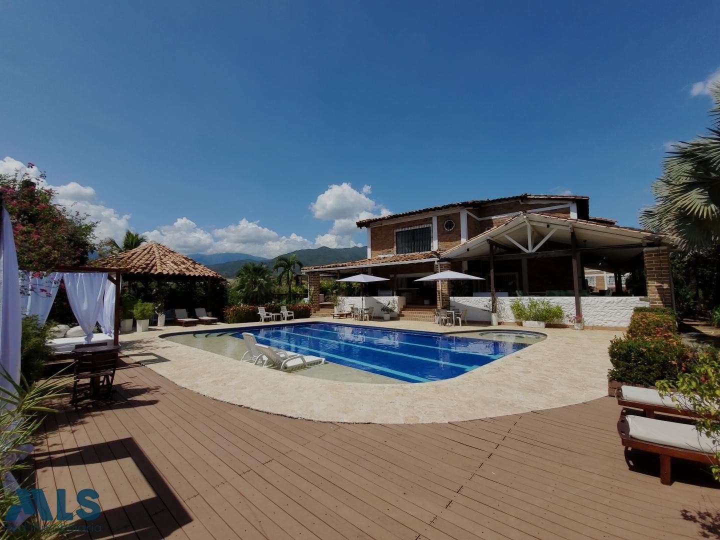 Hotelapart Hotel en venta en Urbano, Occidente Antioqueño, Santa Fe de Antioquia — foto 1 de 40
