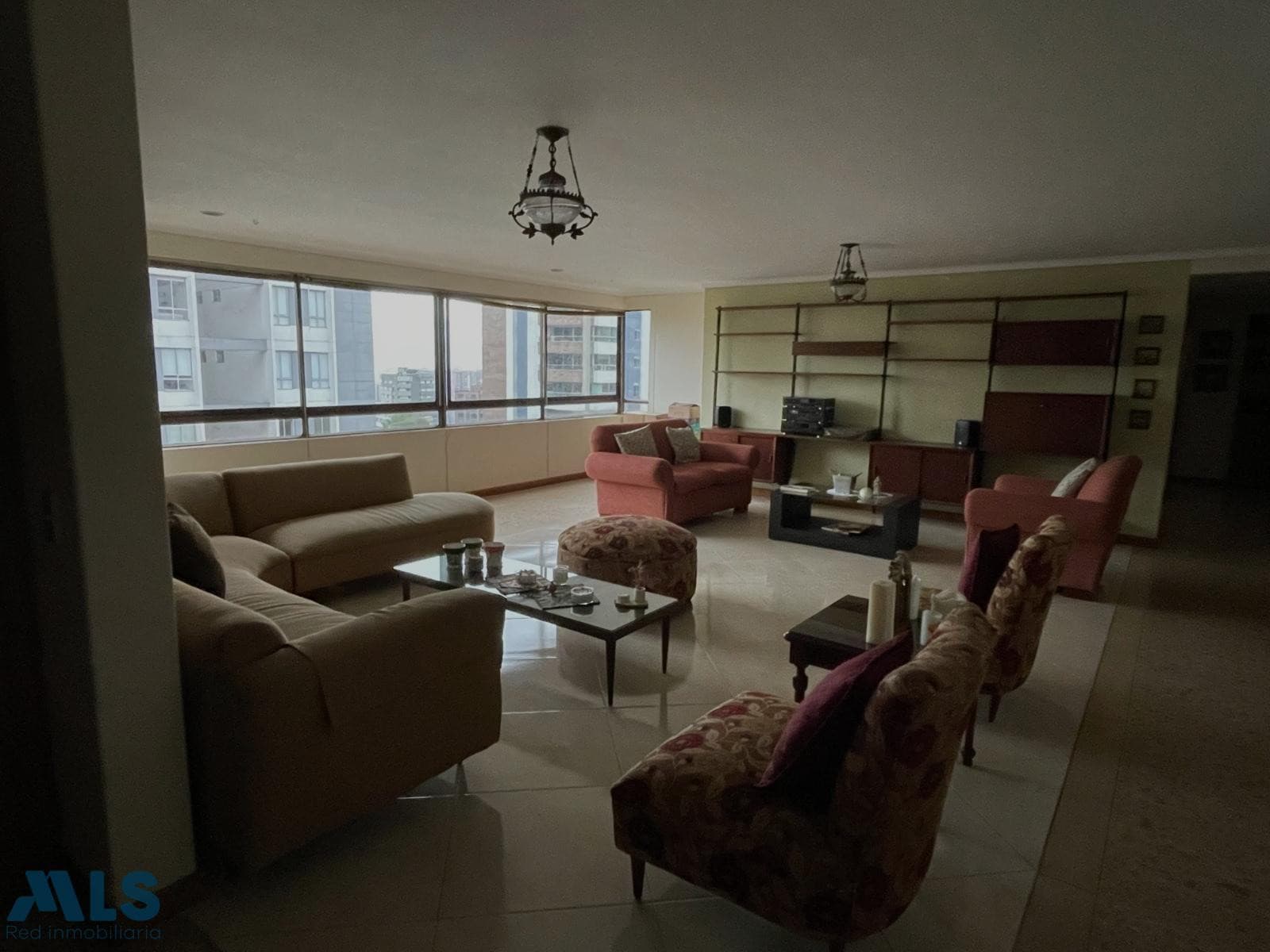 Apartamento en venta en Castropol, Poblado, Medellín — foto 1 de 15