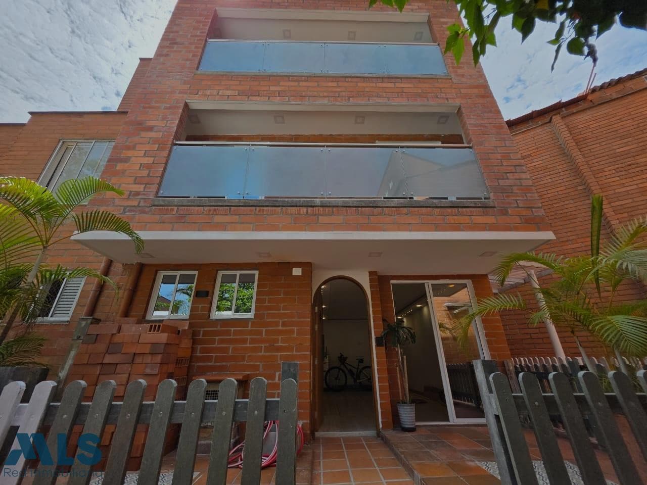 Casa en venta en La Mota, Belén Guayabal, Medellín — foto 1 de 18