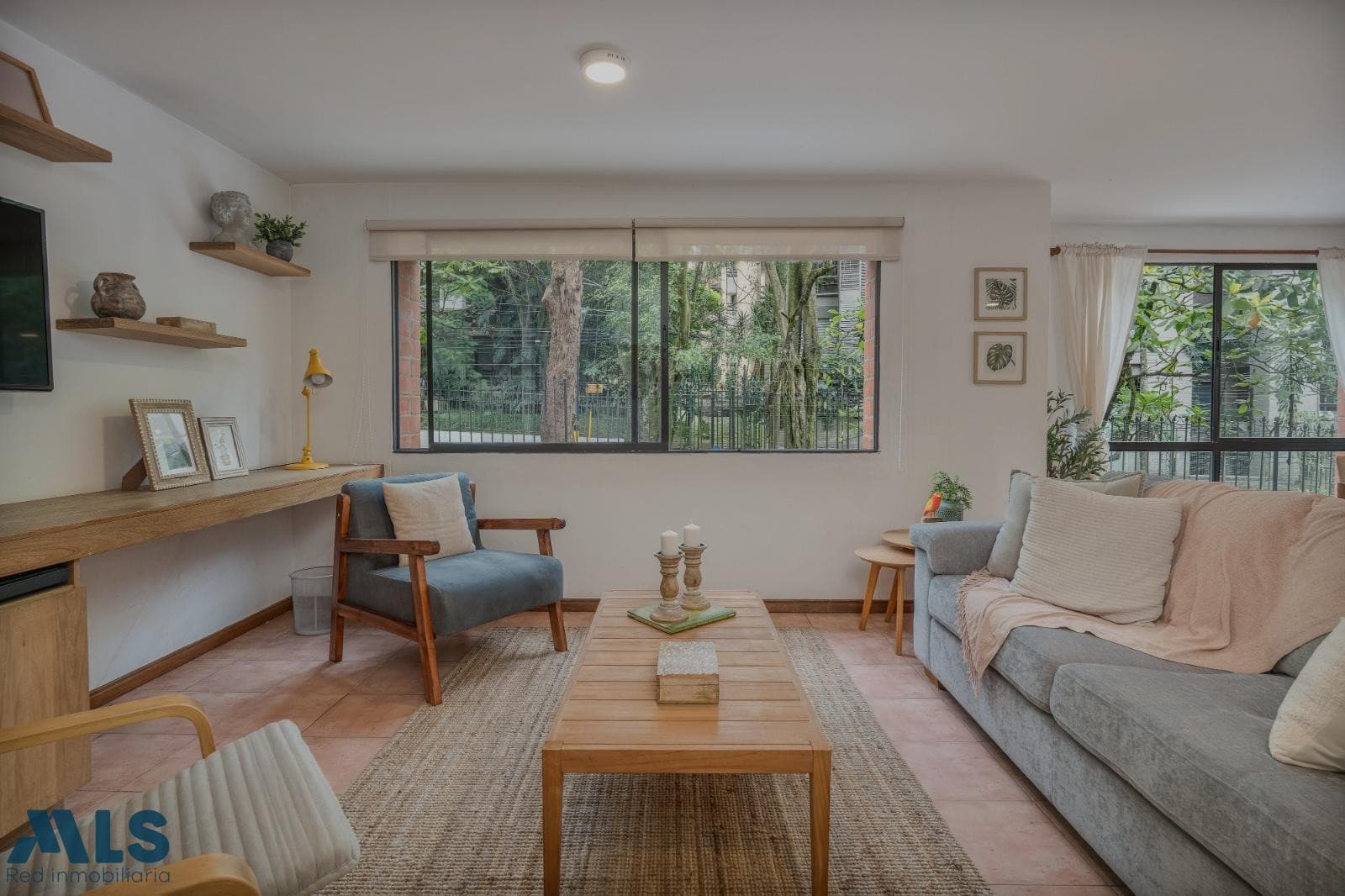 Apartamento en venta en Las Lomas Nº 1, Poblado, Medellín — foto 1 de 8