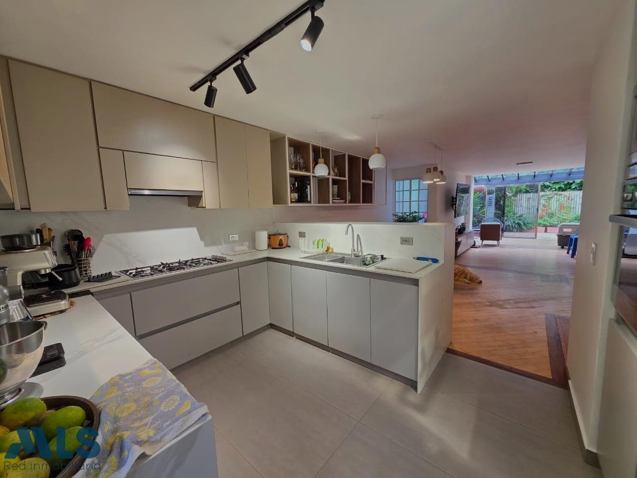 Casa en venta en Los Balsos Nº 1, Poblado, Medellín — foto 1 de 19