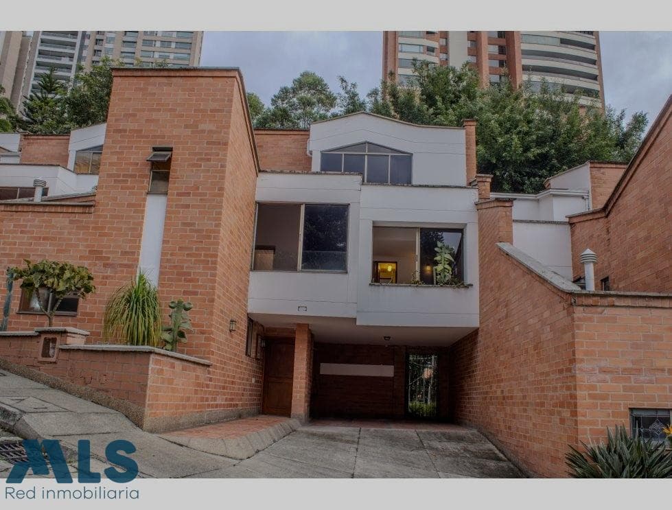 Casa en venta en Los Balsos Nº 1, Poblado, Medellín — foto 1 de 20