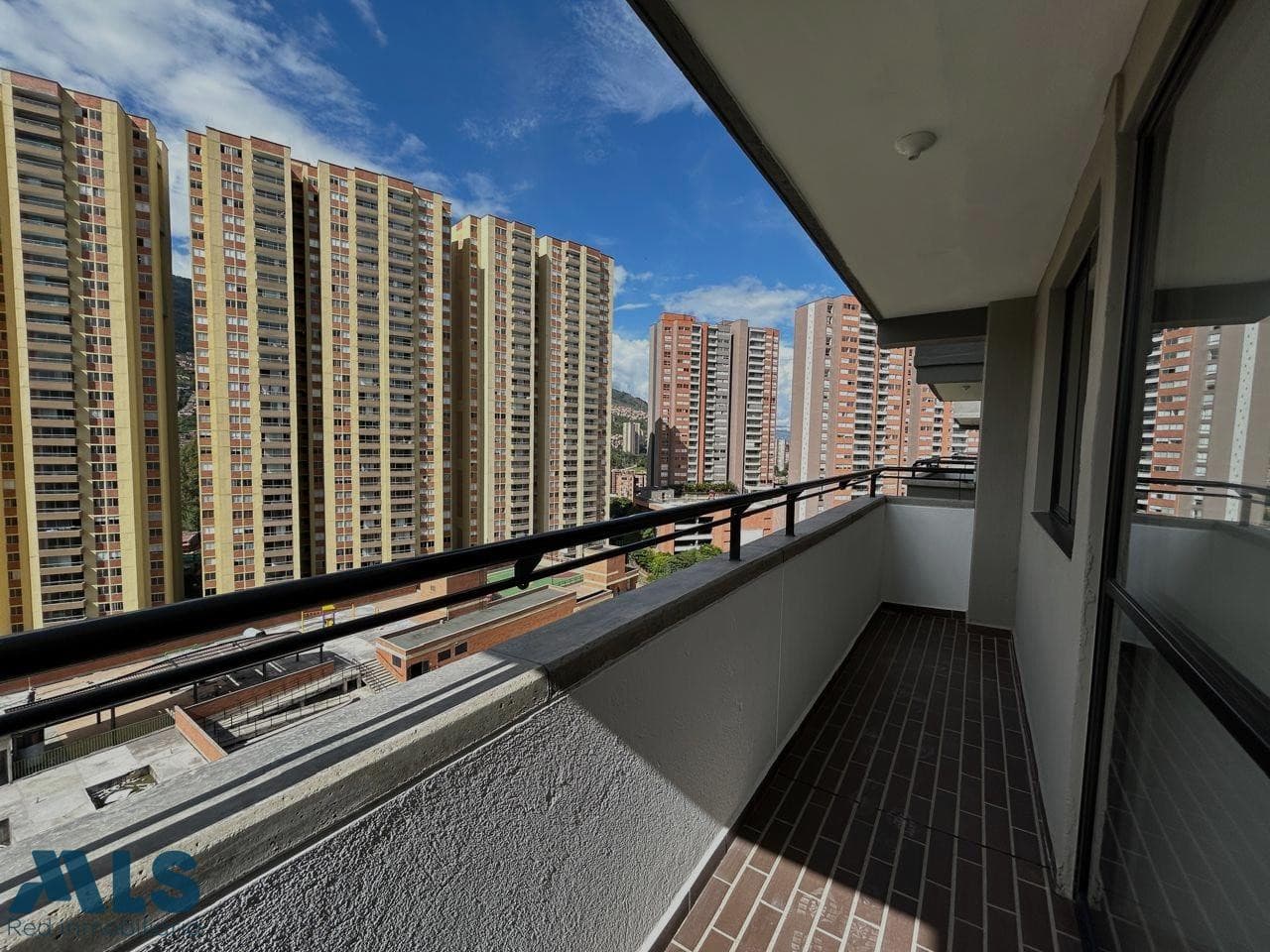 Apartamento en venta en Calasanz Parte Alta, Occidente, Medellín — foto 1 de 25