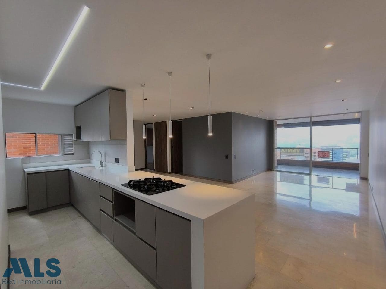 Apartamento en venta en Castropol, Poblado, Medellín — foto 1 de 36