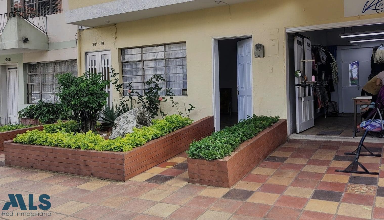 Casa en venta en Rosales, Belén Guayabal, Medellín — foto 1 de 54