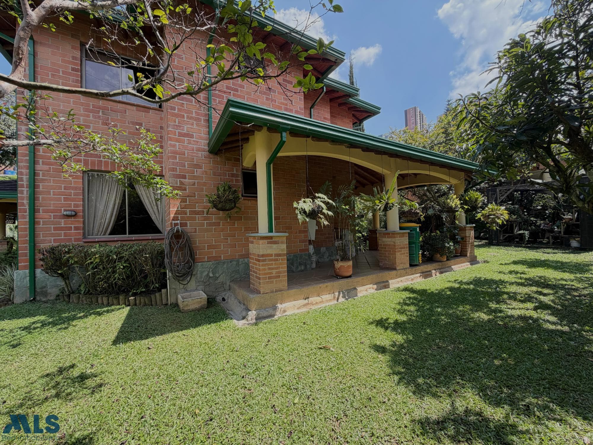 Casa en venta en Las Lomitas, Aburra Sur, Sabaneta — foto 1 de 26