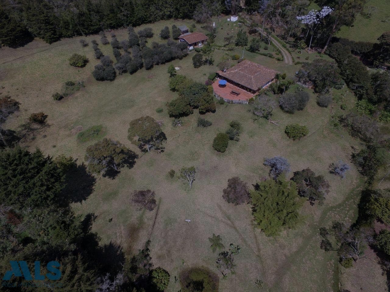 Casa en venta en V. Pantanillo, Aburra Sur, Envigado — foto 1 de 33