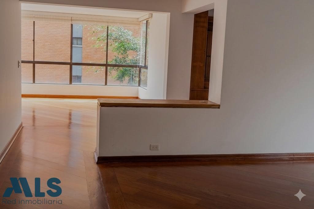 Apartamento en venta en La Tomatera, Poblado, Medellín — foto 1 de 15