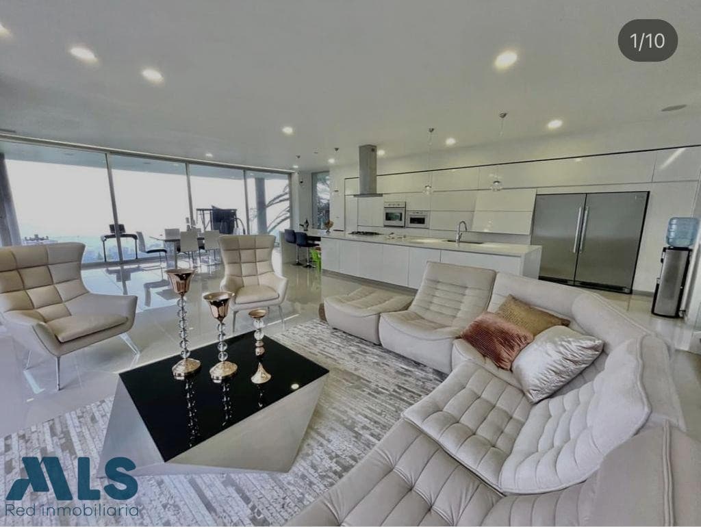 Casa en venta en Los Balsos Nº 1, Poblado, Medellín — foto 1 de 12