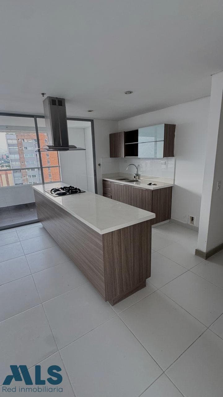 Apartamento en venta en Castropol, Poblado, Medellín — foto 1 de 15