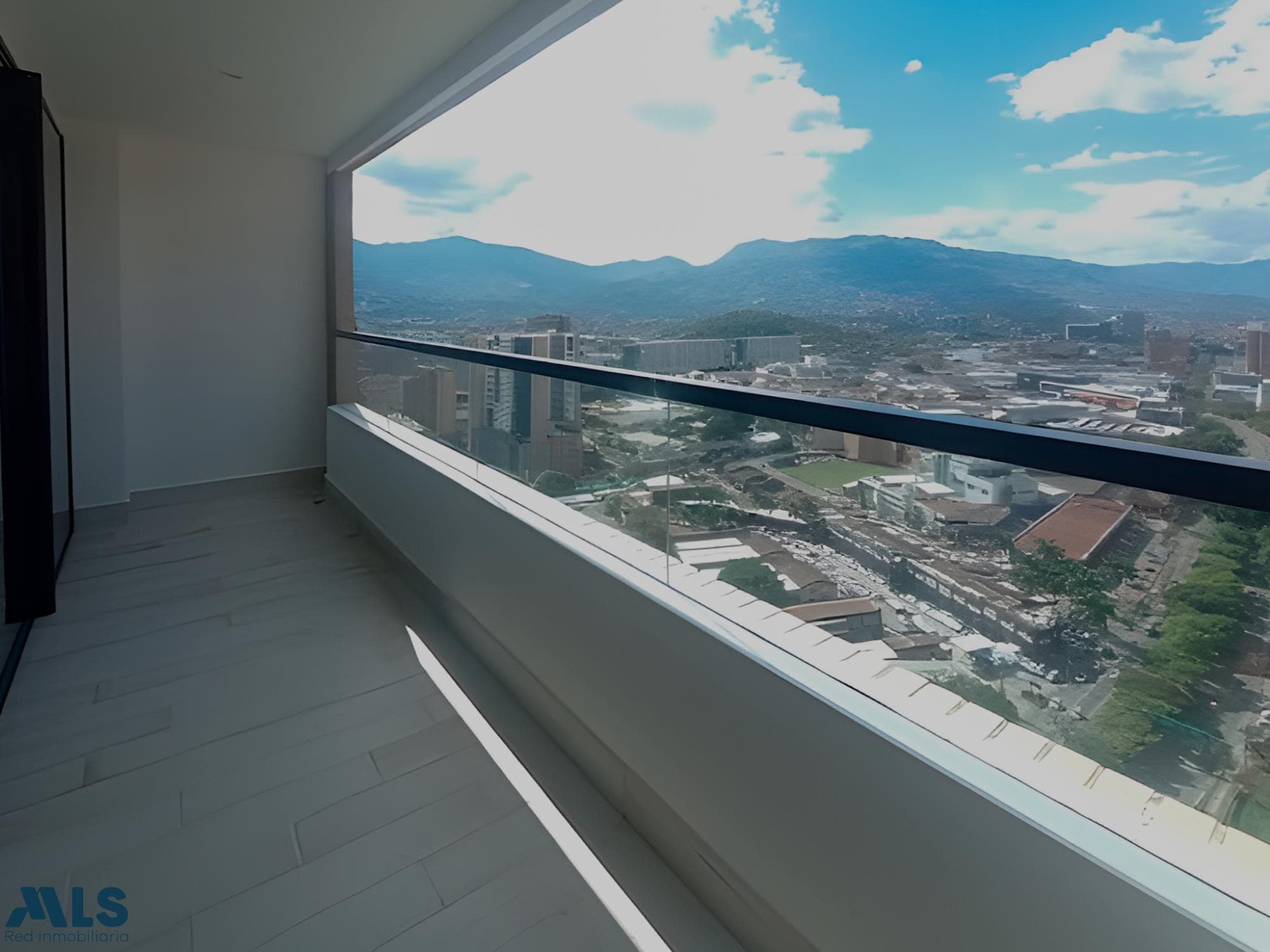 Apartamento en venta en Castropol, Poblado, Medellín — foto 1 de 11