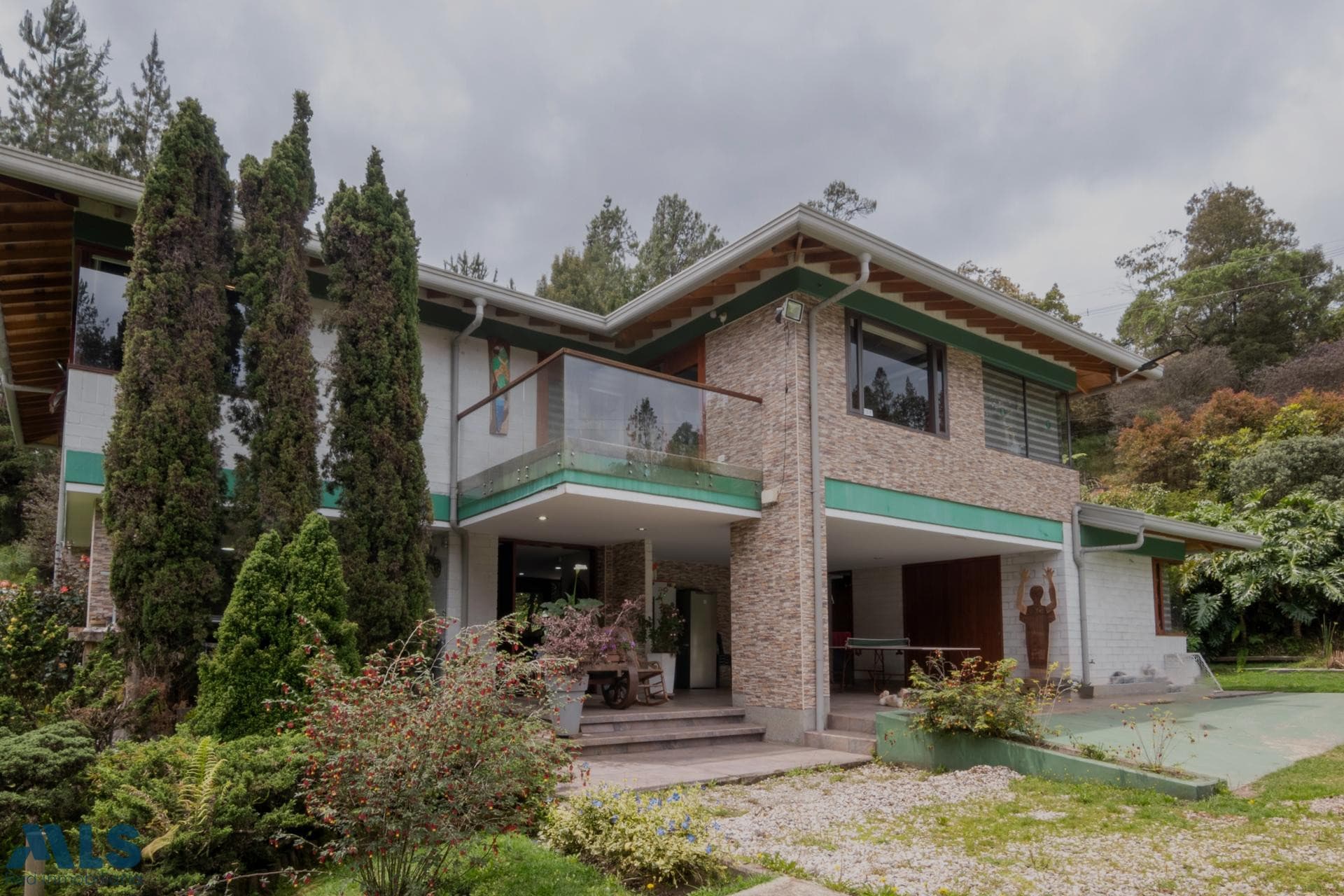 Casa en venta en Alto del Escobero (Envigado), Aburra Sur — foto 1 de 26