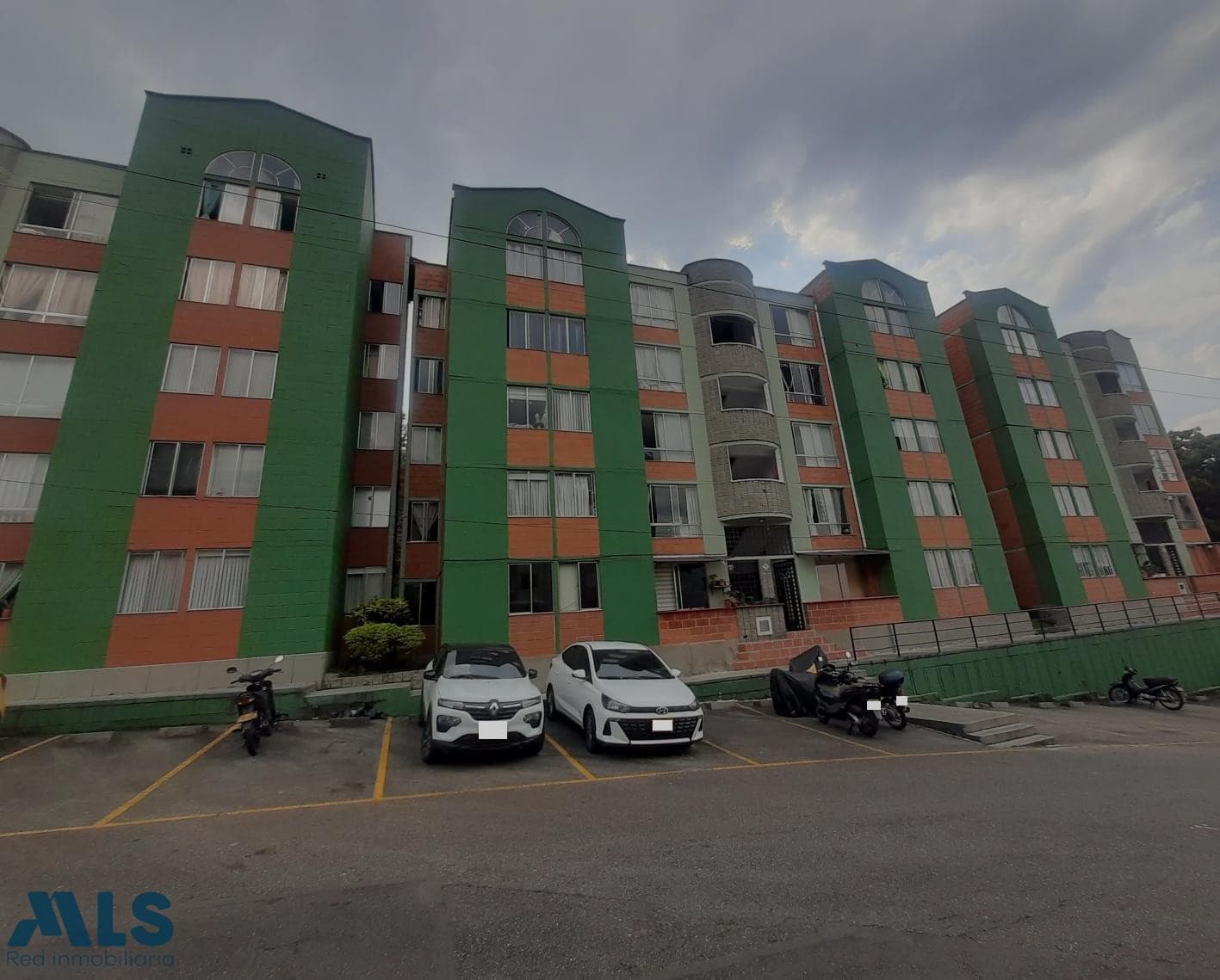 Apartamento en venta en Cataluña, Centro, Medellín — foto 1 de 38
