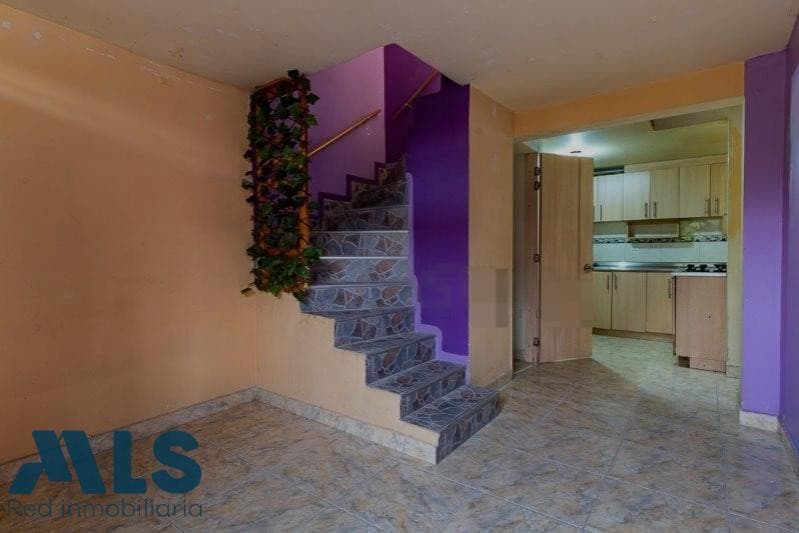 Casa en venta en Calasanz Parte Alta, Occidente, Medellín — foto 1 de 10
