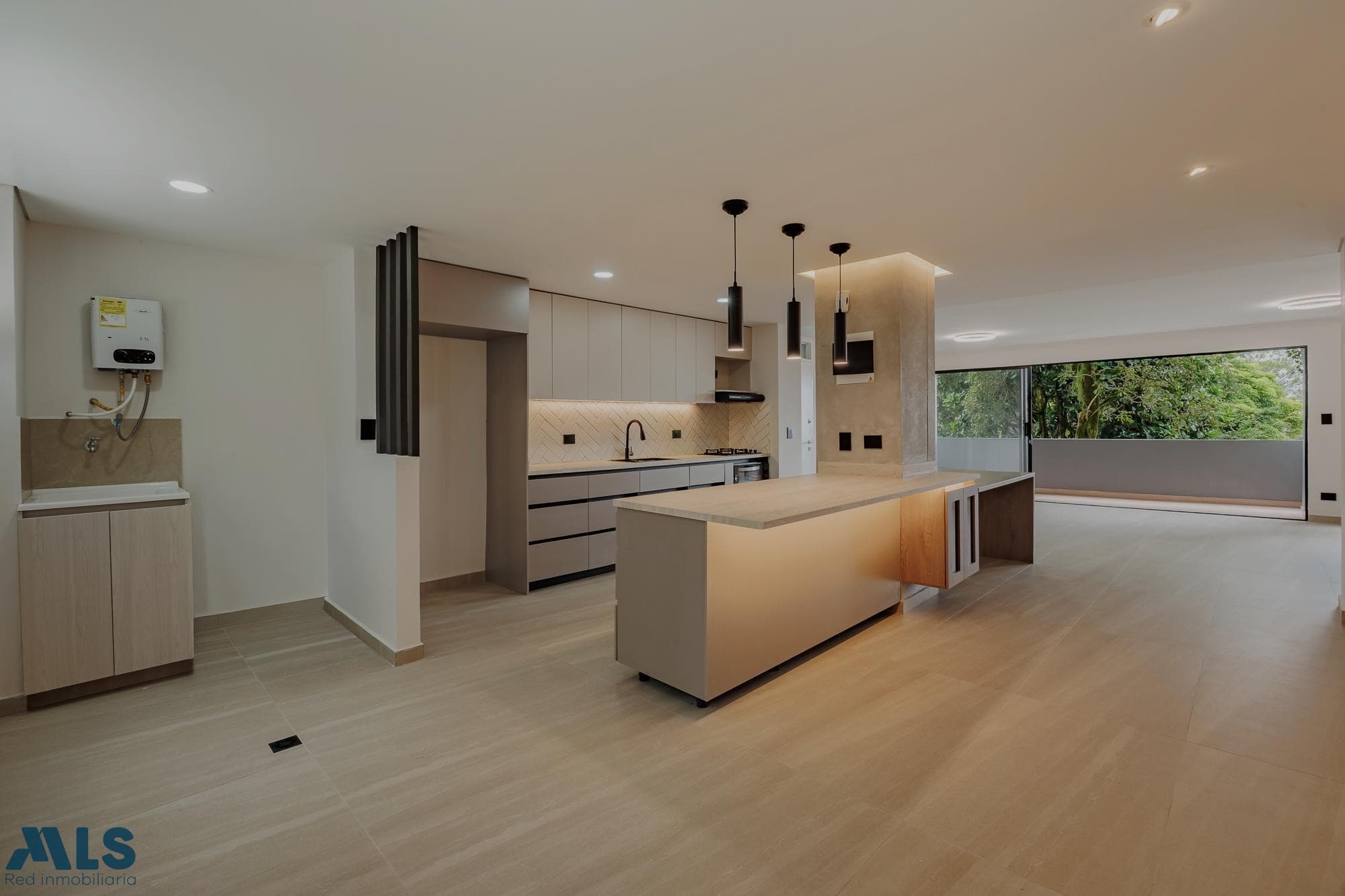 Apartamento en venta en Lalinde, Poblado, Medellín — foto 1 de 26
