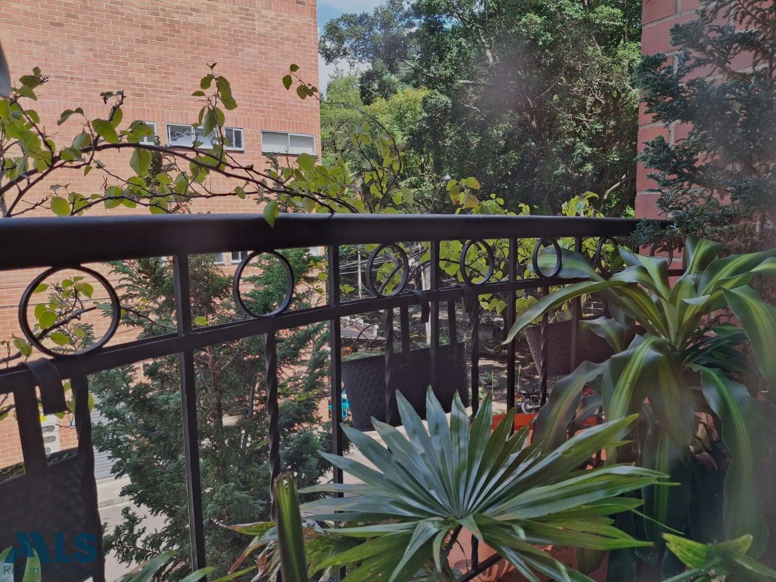 Apartamento en venta en La Floresta, Occidente, Medellín — foto 1 de 24