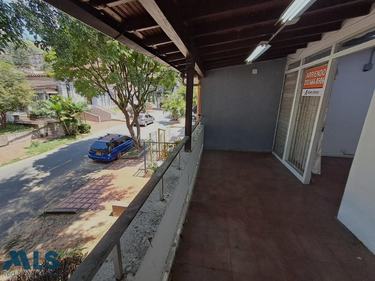 Casa en venta en Calasanz, Occidente, Medellín — foto 1 de 33