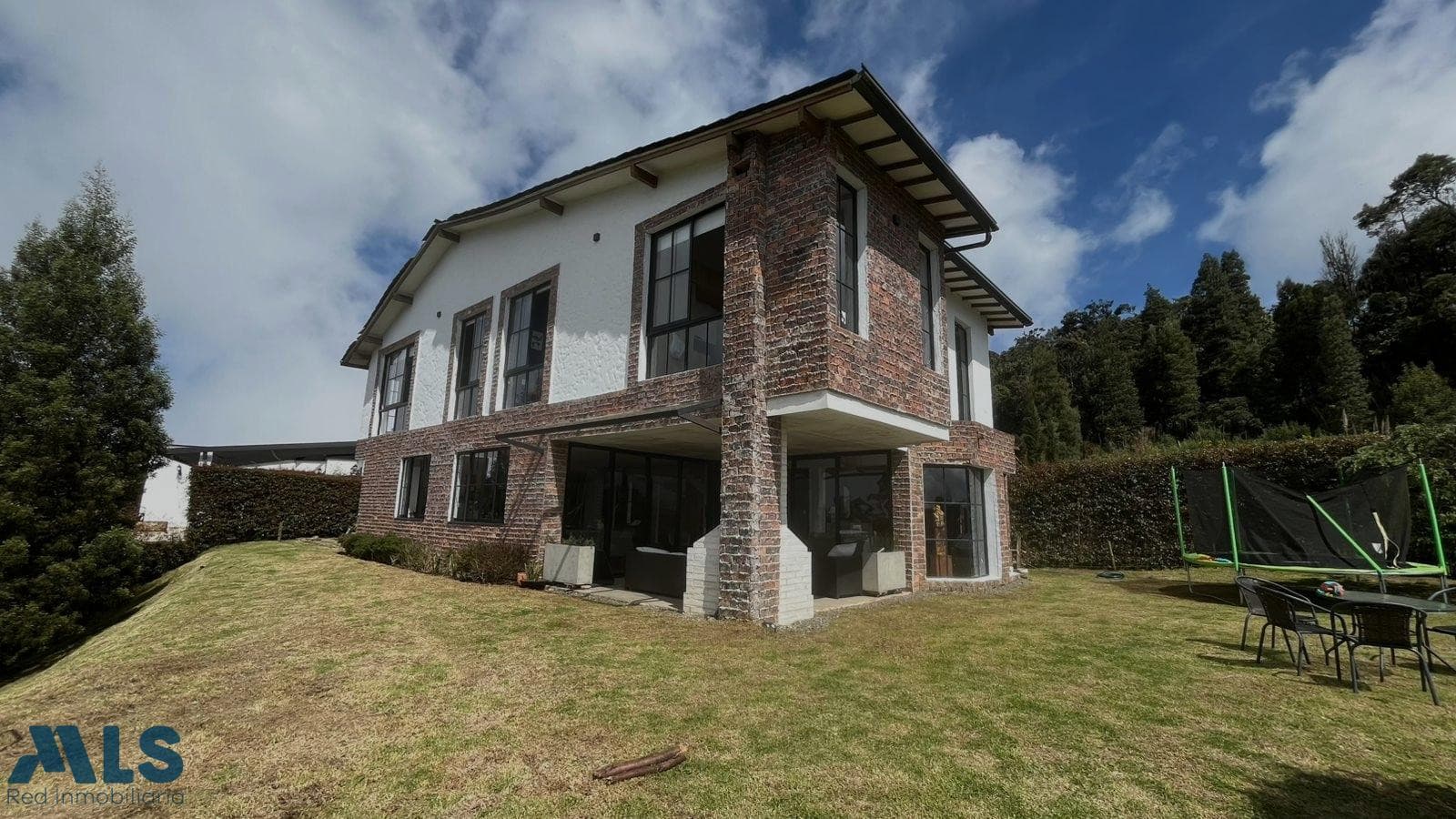 Casa en venta en Alto del Escobero (Envigado), Aburra Sur — foto 1 de 30