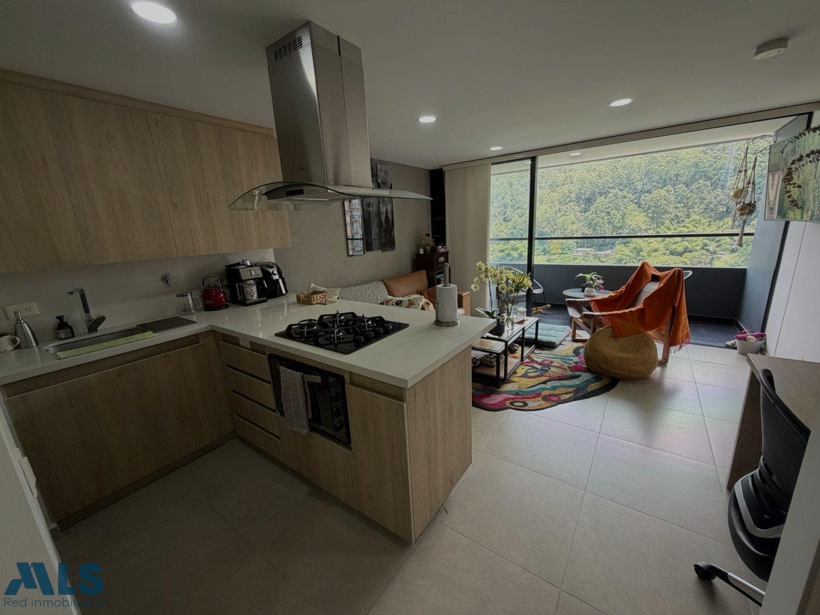 Apartamento en venta en Altos del Poblado, Medellín — foto 1 de 28