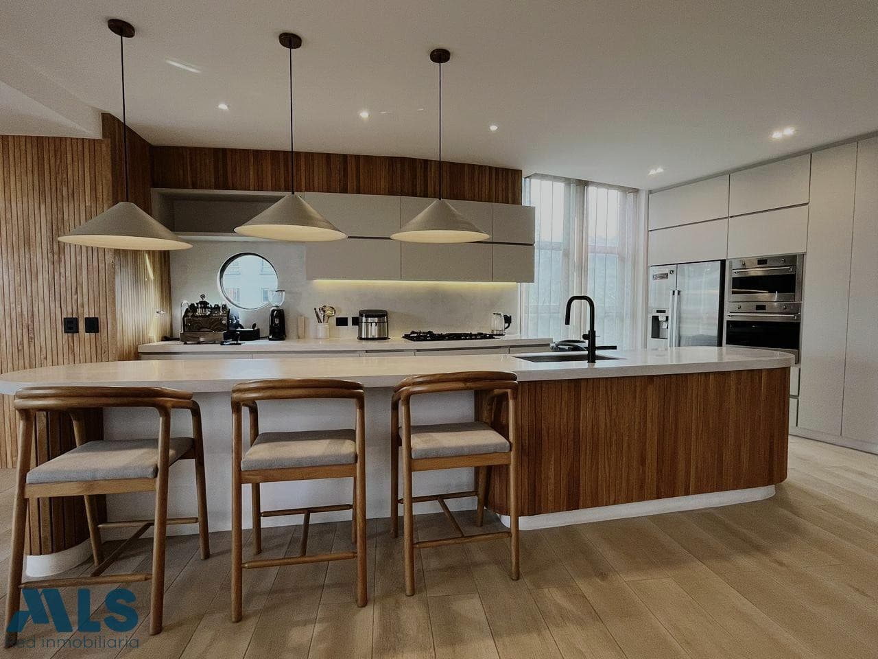 Apartamento en venta en Provenza, Poblado, Medellín — foto 1 de 43