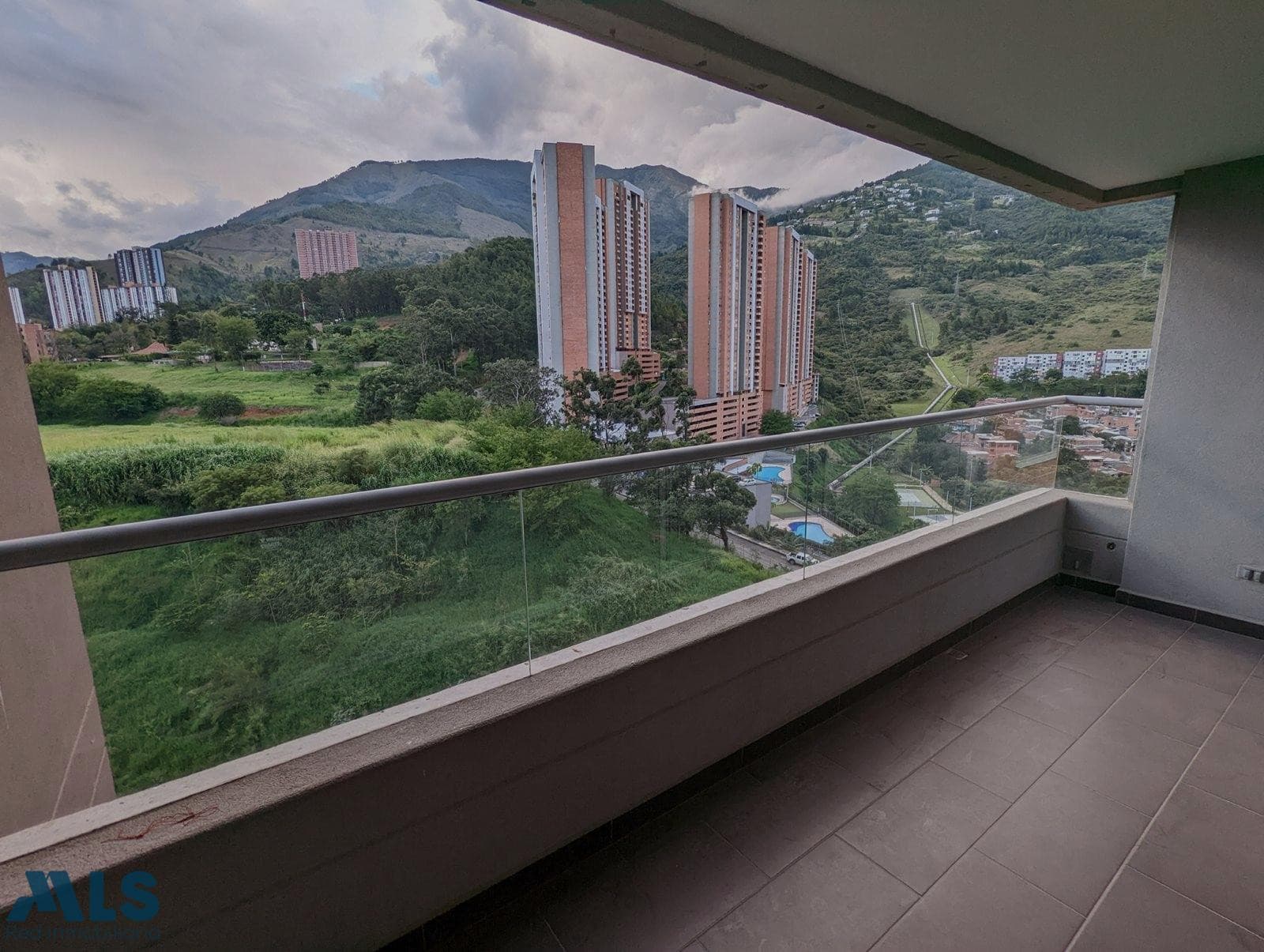 Apartamento en venta en Navarra, Norte, Bello — foto 1 de 16