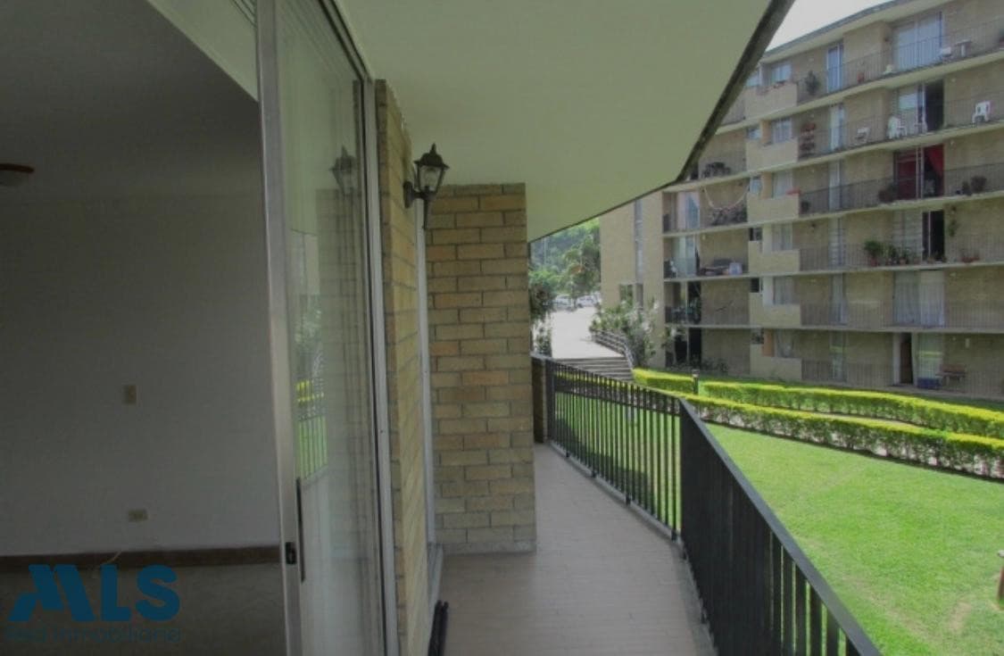 Apartamento en venta en Las Palmas, Poblado, Medellín — foto 1 de 11
