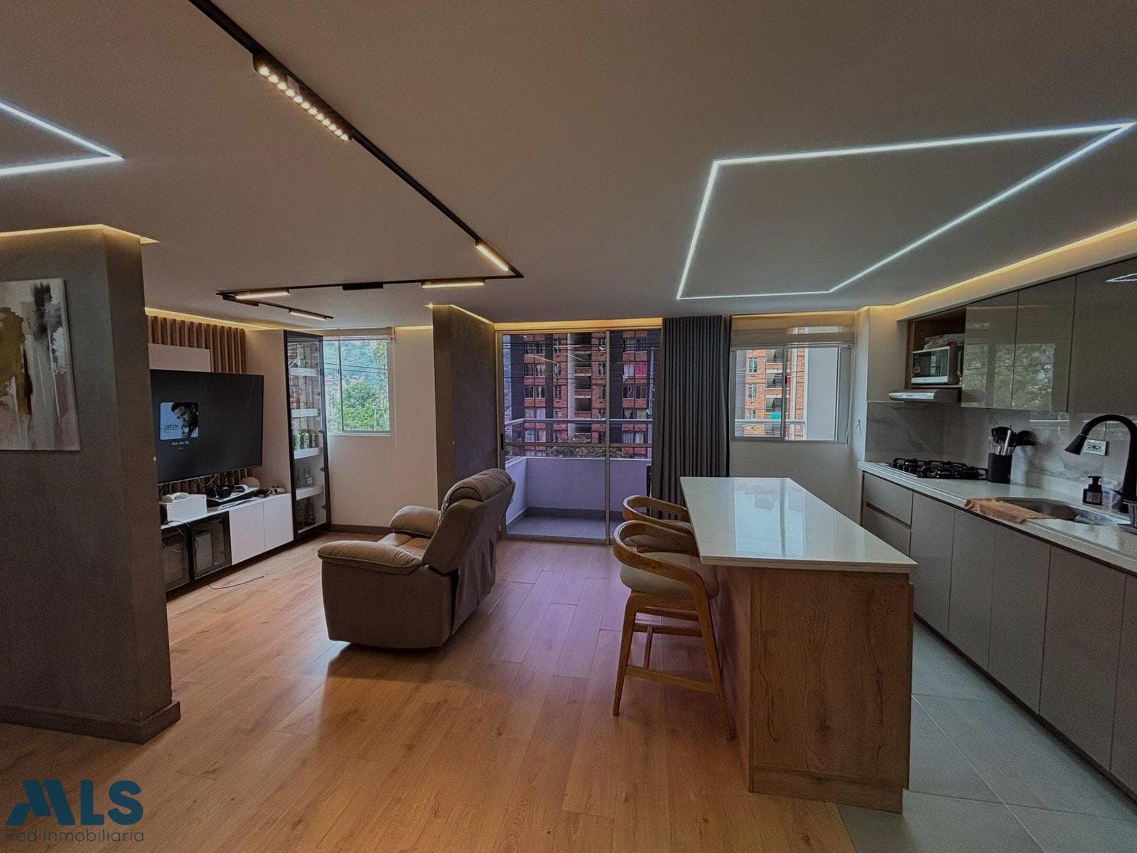 Apartamento en venta en Calasanz Parte Alta, Occidente, Medellín — foto 1 de 12