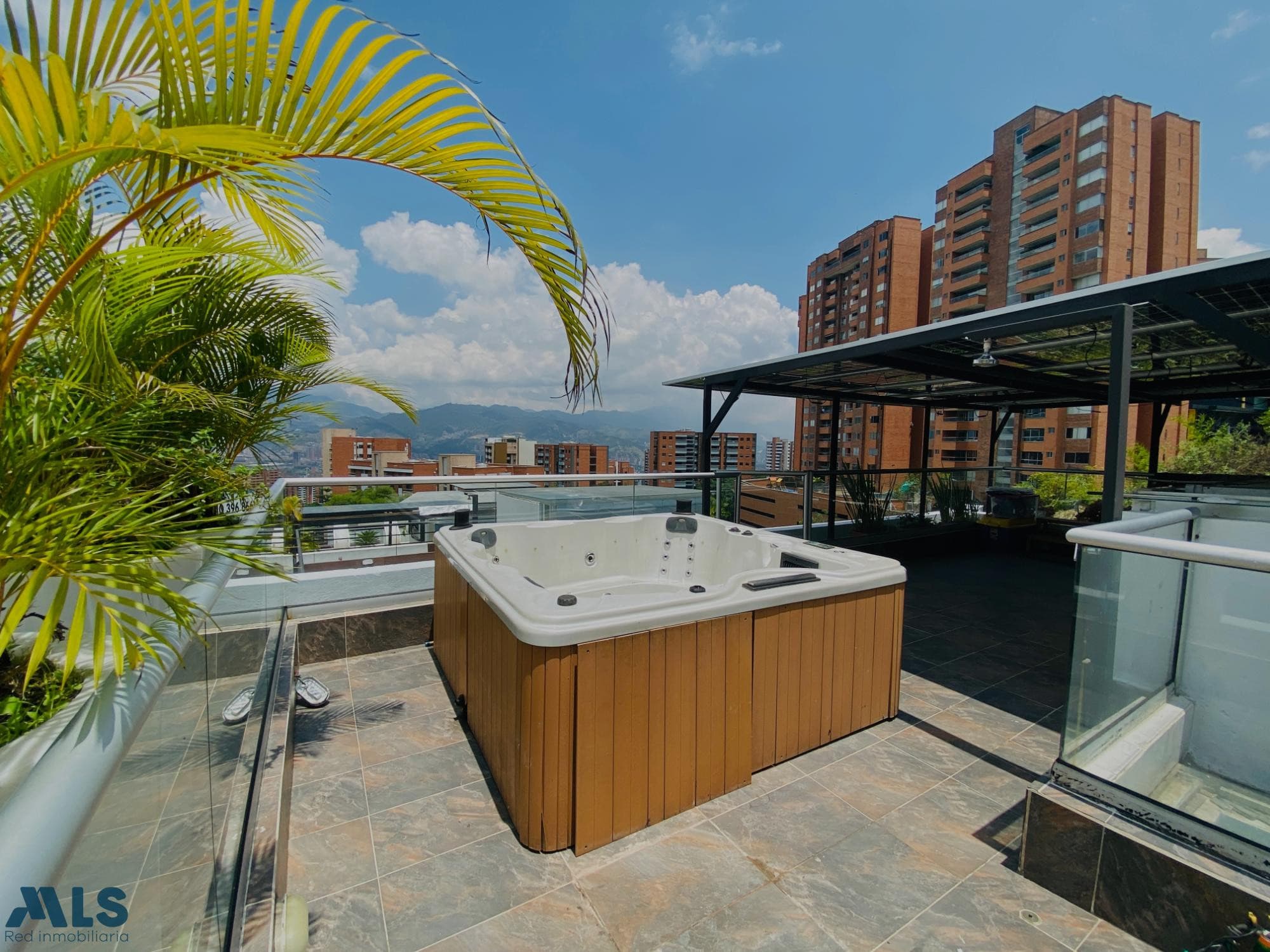 Casa en venta en El Esmeraldal, Aburra Sur, Envigado — foto 1 de 15