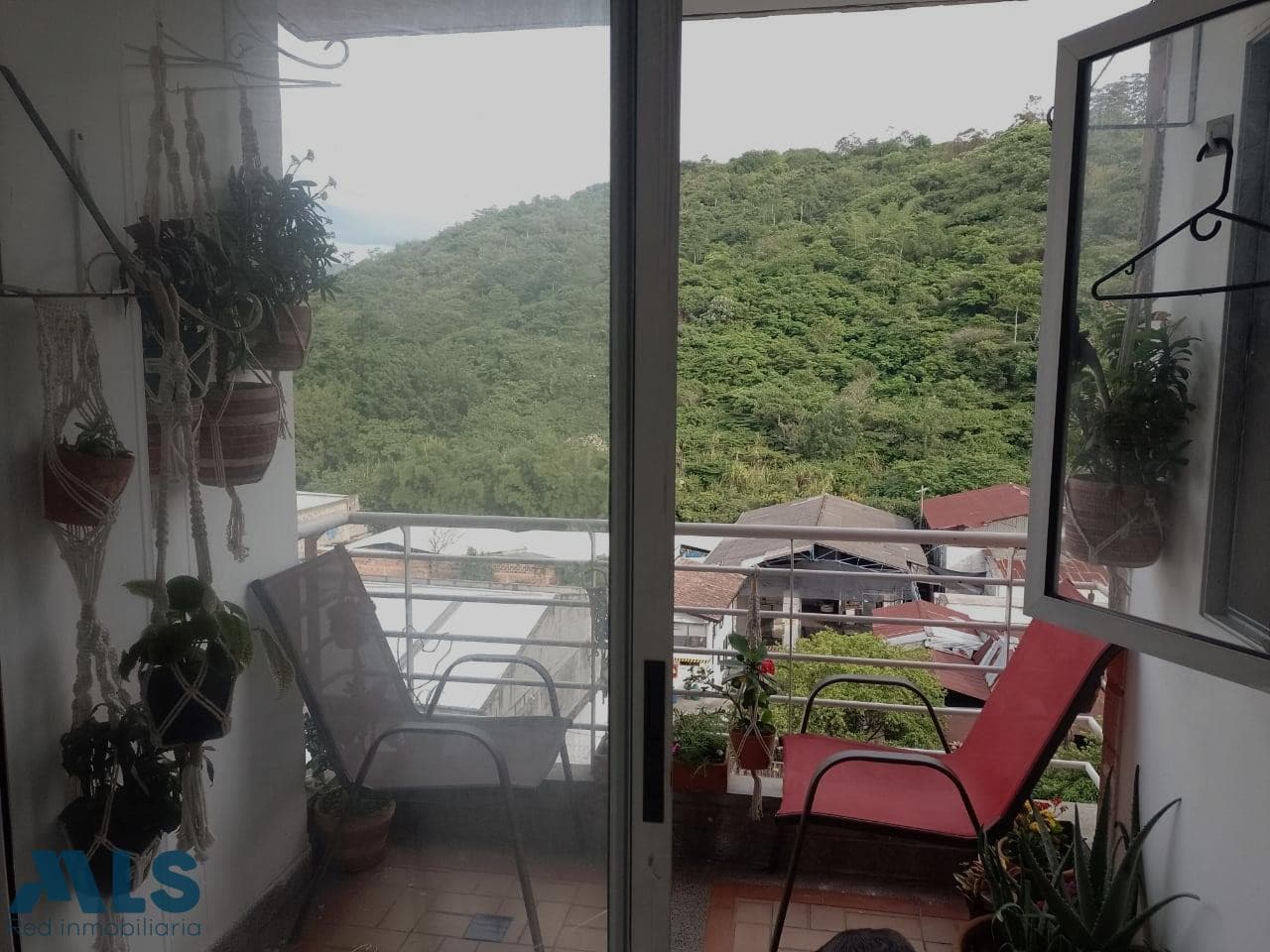 Apartamento en venta en La Pilarica, Occidente, Medellín — foto 1 de 19