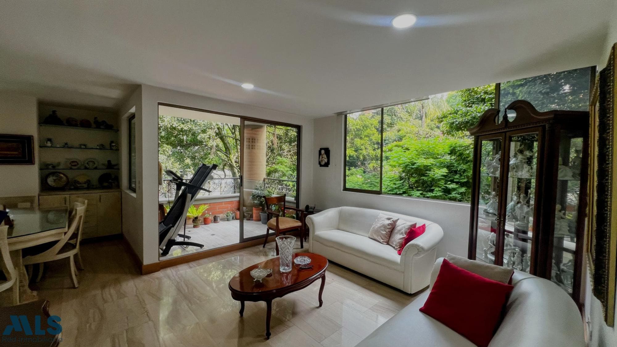 Apartamento en venta en Santa Maria de los Angeles, Poblado, Medellín — foto 1 de 16
