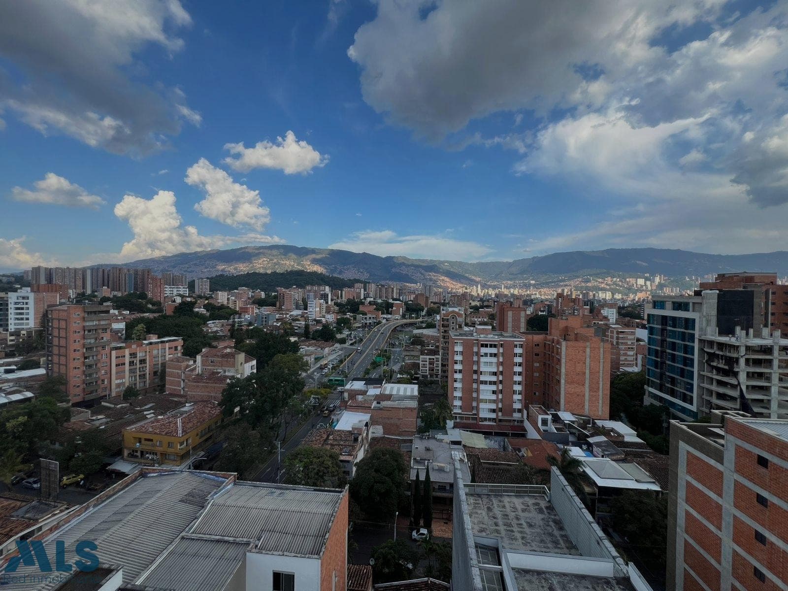 Apartamento en venta en Calasanz, Occidente, Medellín — foto 1 de 11