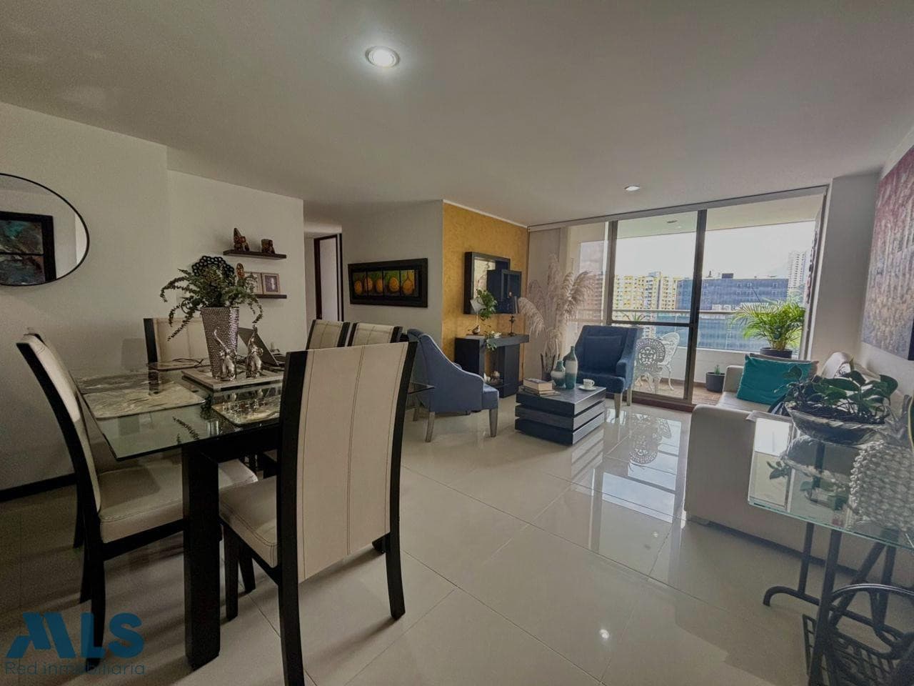 Apartamento en venta en Castropol, Poblado, Medellín — foto 1 de 19