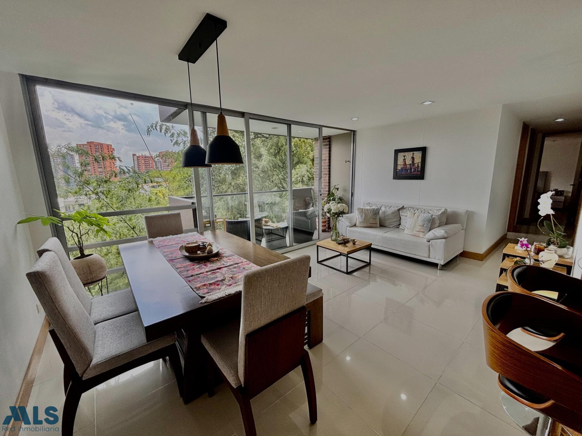 Apartamento en venta en Bagatela, Poblado, Medellín — foto 1 de 17