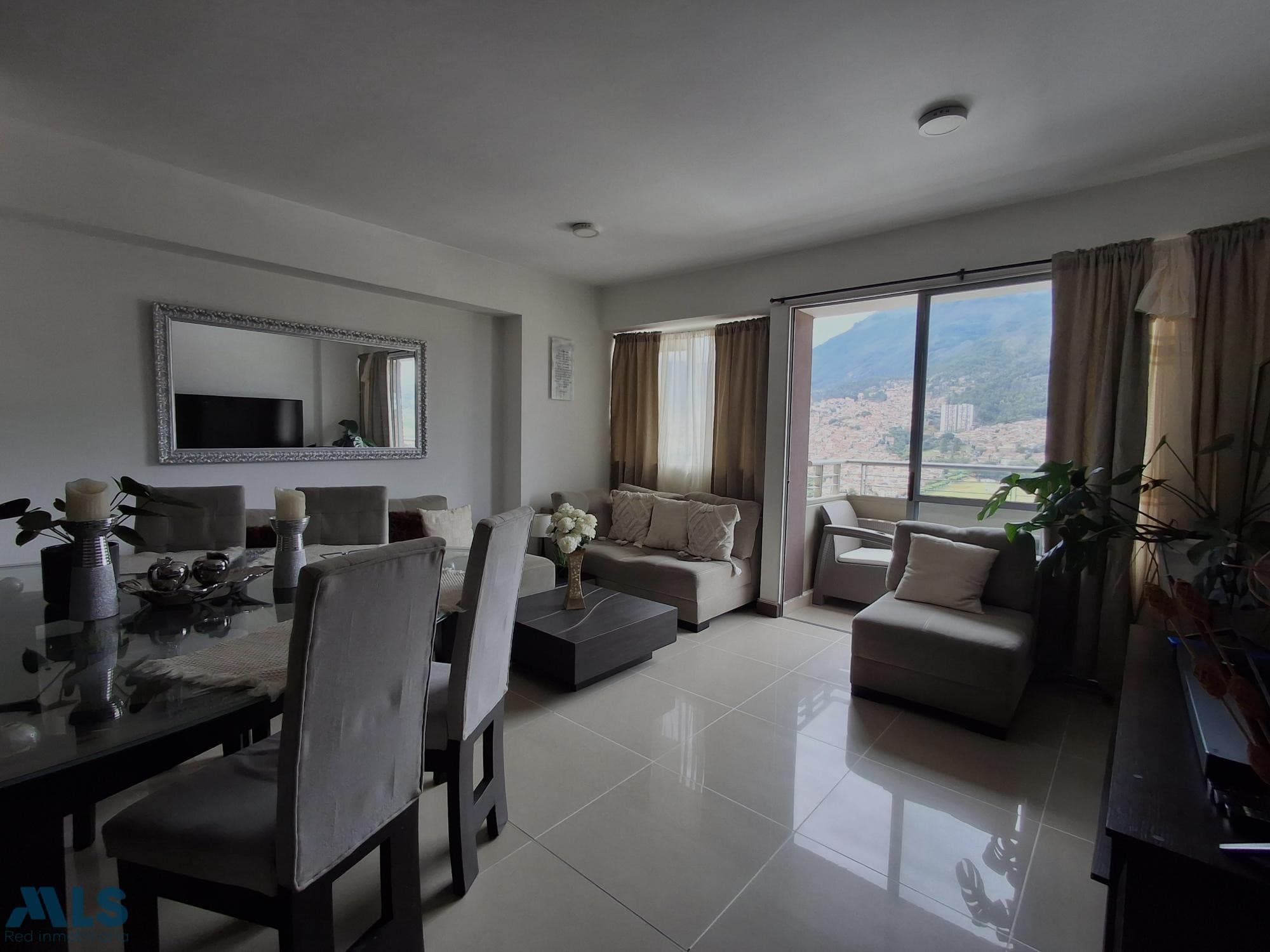 Apartamento en venta en Niquia, Norte, Bello — foto 1 de 30