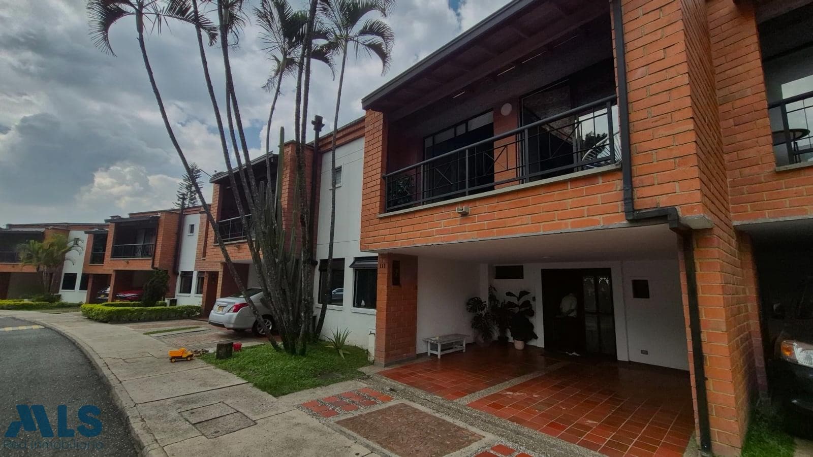 Casa en venta en El Chocho, Aburra Sur, Envigado — foto 1 de 27