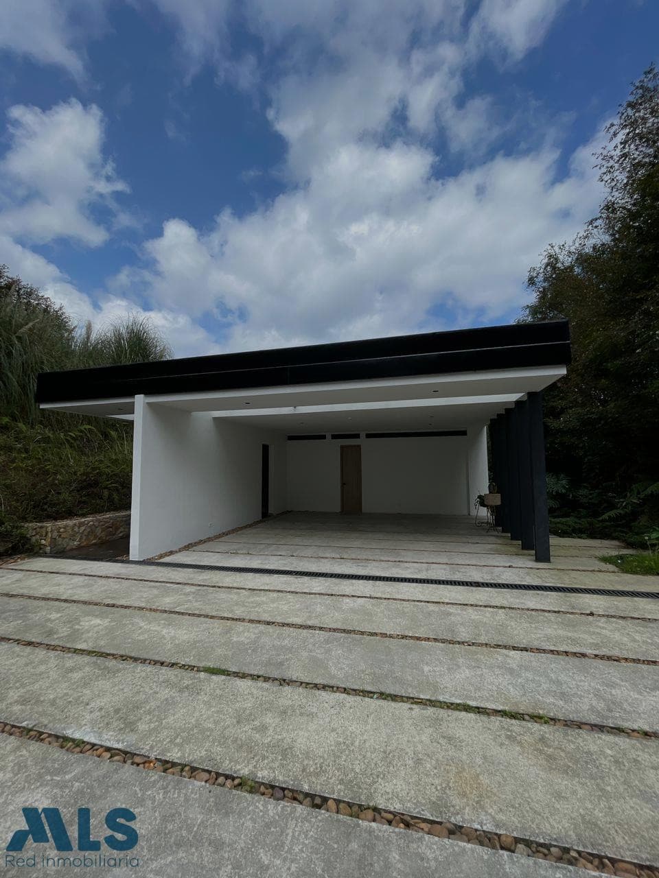 Casa en venta en Las Palmas, Poblado, Medellín — foto 1 de 29