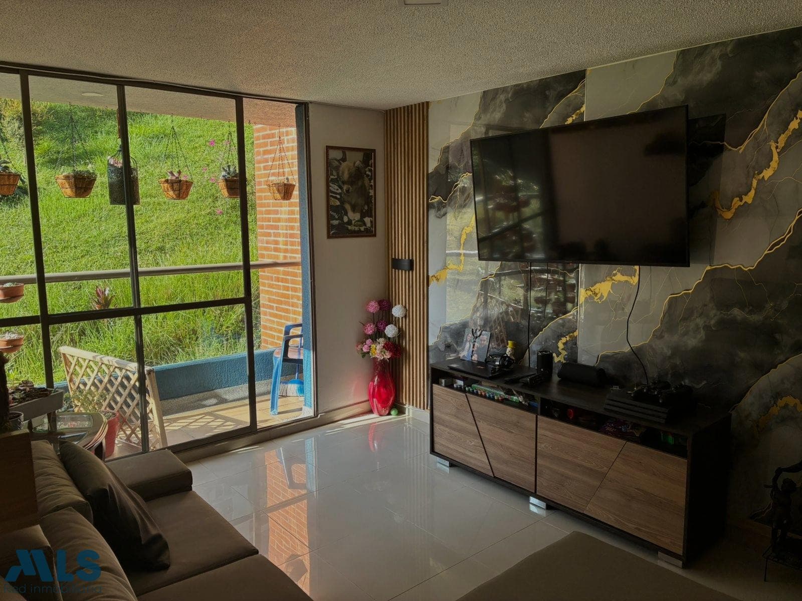 Apartamento en venta en Almería, Laureles, Medellín — foto 1 de 19