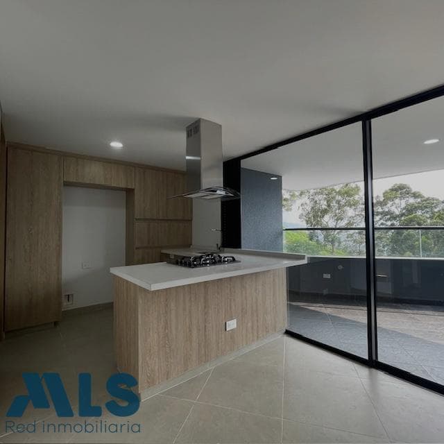 Apartamento en venta en Las Palmas, Poblado, Medellín — foto 1 de 29