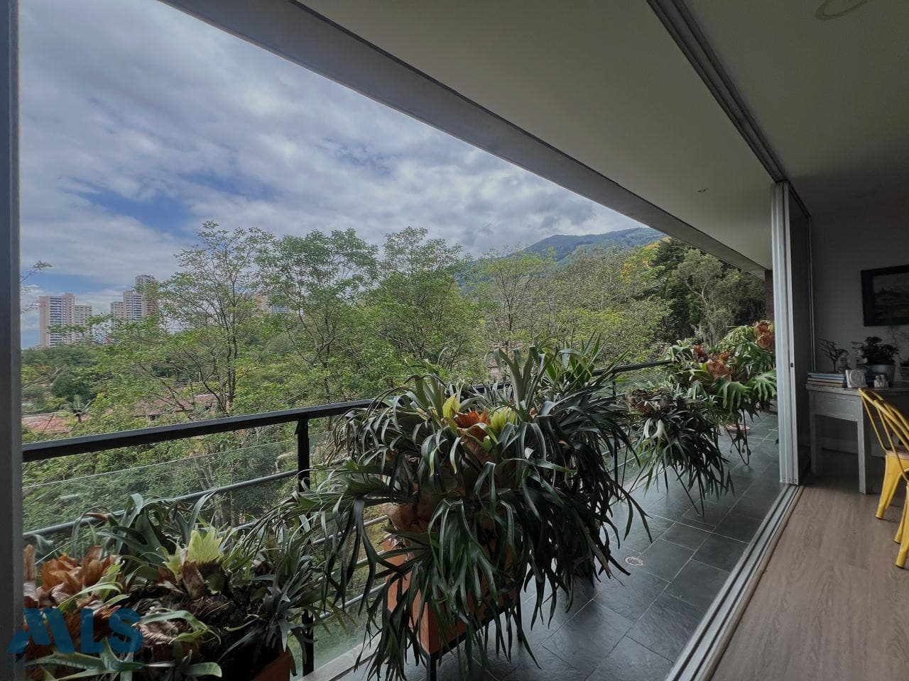 Apartamento en venta en San Lucas, Poblado, Medellín — foto 1 de 20