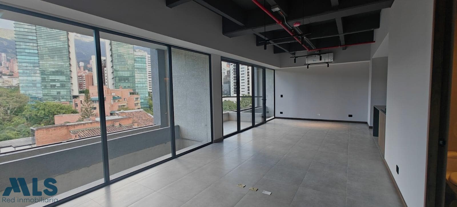Apartamento en venta en Patio Bonito, Poblado, Medellín — foto 1 de 13