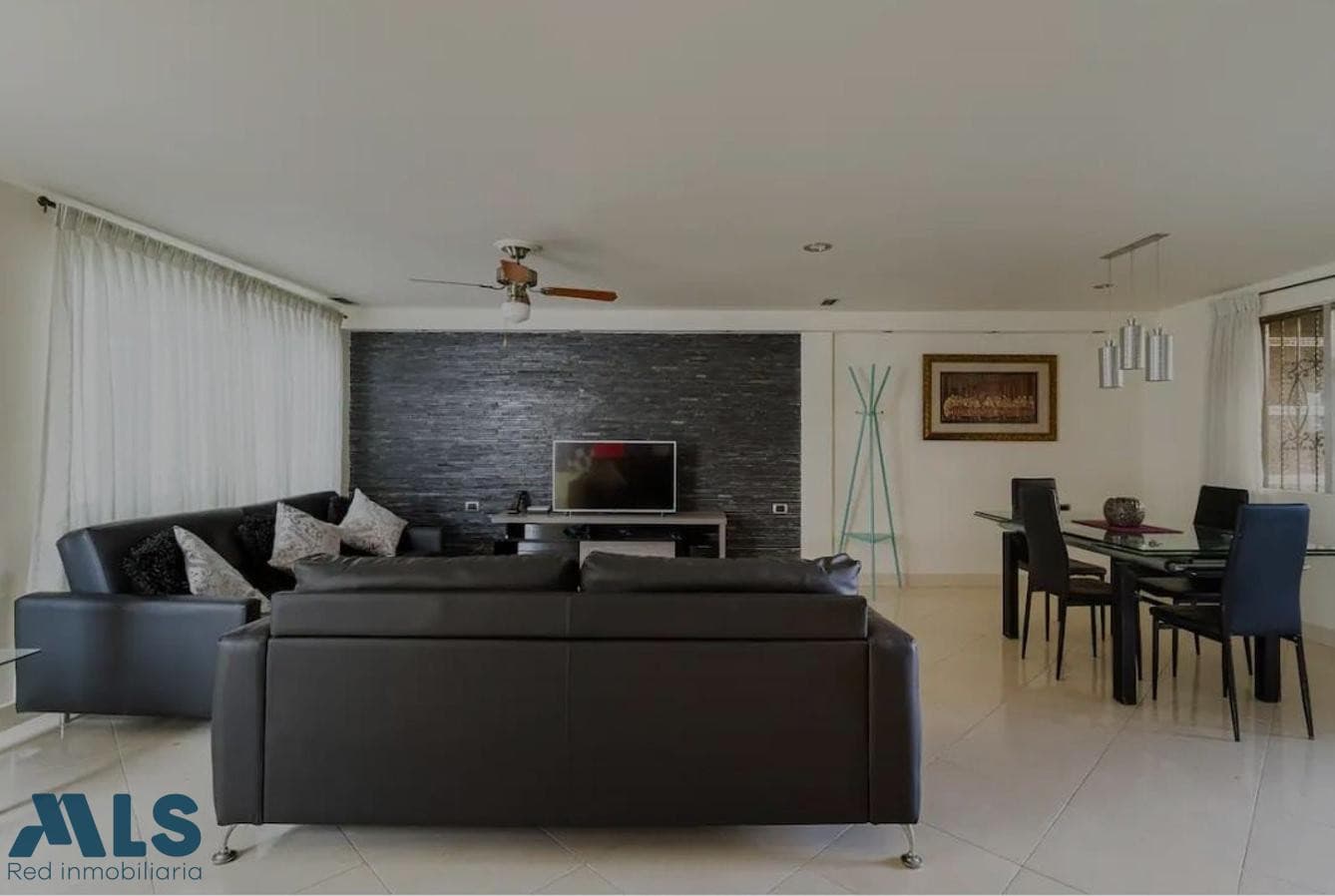 Casa en venta en Estadio, Laureles, Medellín — foto 1 de 15