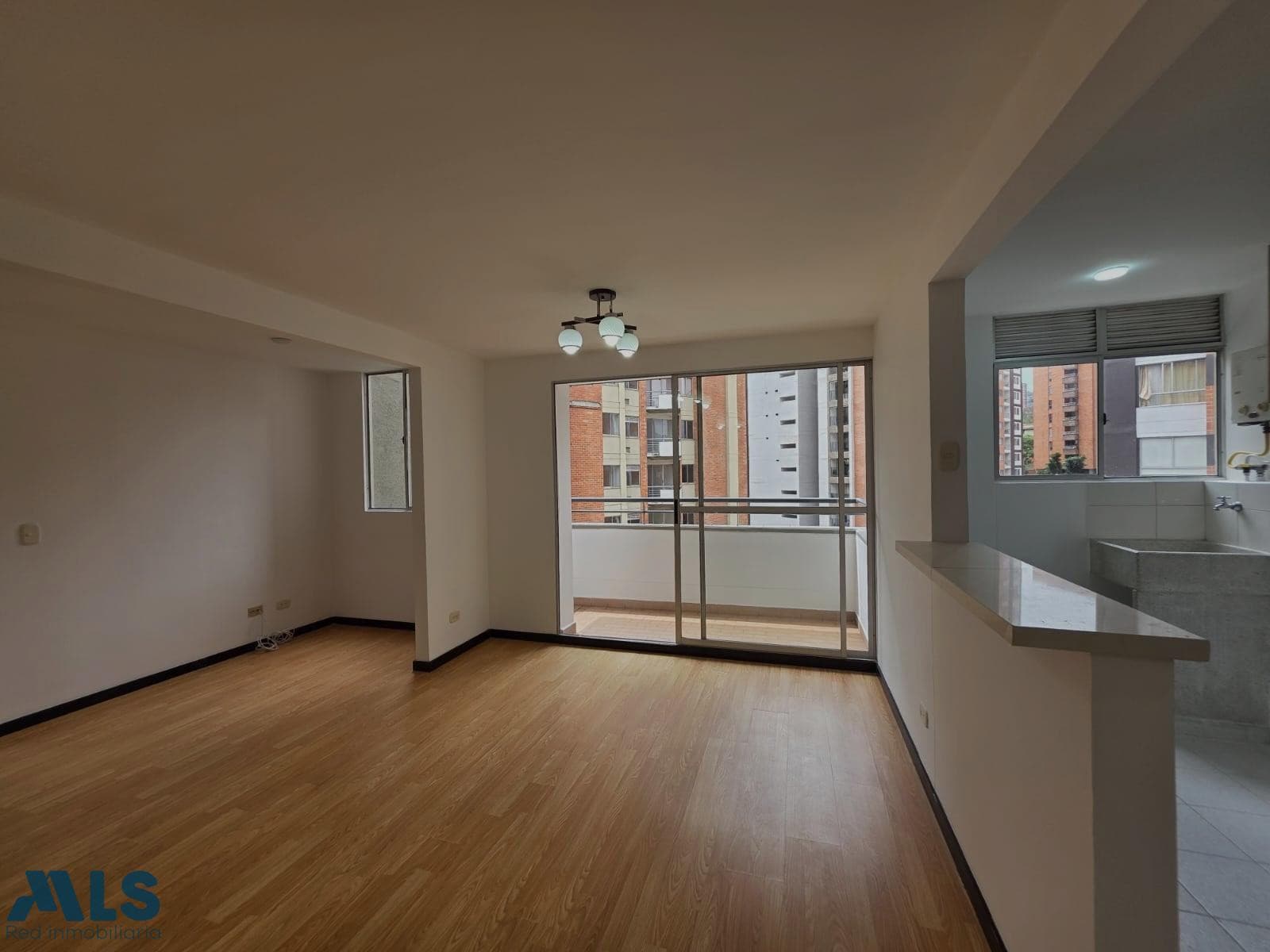 Apartamento en venta en La Pilarica, Occidente, Medellín — foto 1 de 35
